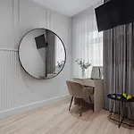 New! Luxury In The Center Of Overlooking Deribasovskaya Str. Price! Odessza