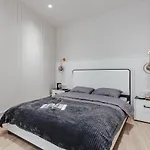 Apartman New! Luxury In The Center Of Overlooking Deribasovskaya Str. Price! *