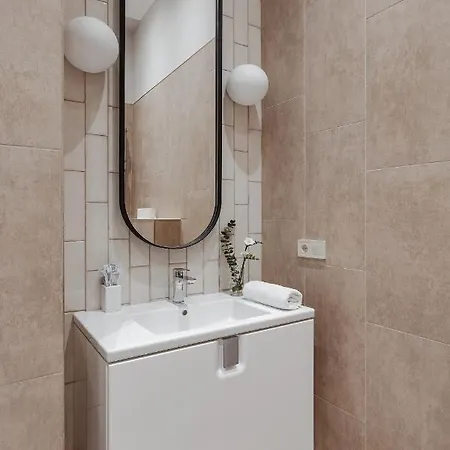 New! Luxury In The Center Of Overlooking Deribasovskaya Str. Price! *