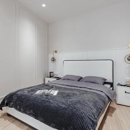 Apartment New! Luxury In The Center Of Overlooking Deribasovskaya Str. Price! *