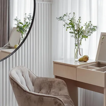 New! Luxury In The Center Of Overlooking Deribasovskaya Str. Price! Apartment