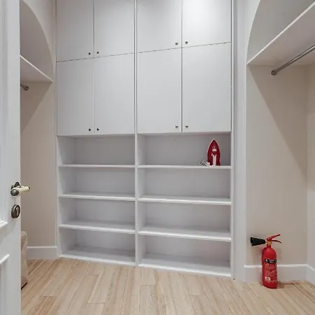 Apartment New! Luxury In The Center Of Overlooking Deribasovskaya Str. Price! *