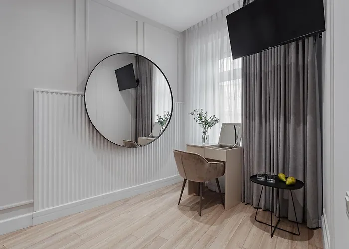 New! Luxury In The Center Of Overlooking Deribasovskaya Str. Price! אודסה