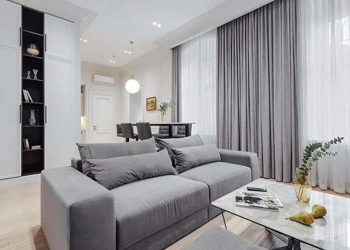 דירה New! Luxury In The Center Of Overlooking Deribasovskaya Str. Price! אודסה