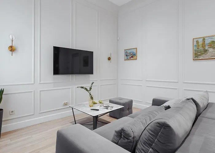 New! Luxury In The Center Of Overlooking Deribasovskaya Str. Price!