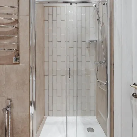 New! Luxury In The Center Of Overlooking Deribasovskaya Str. Price! Apartman