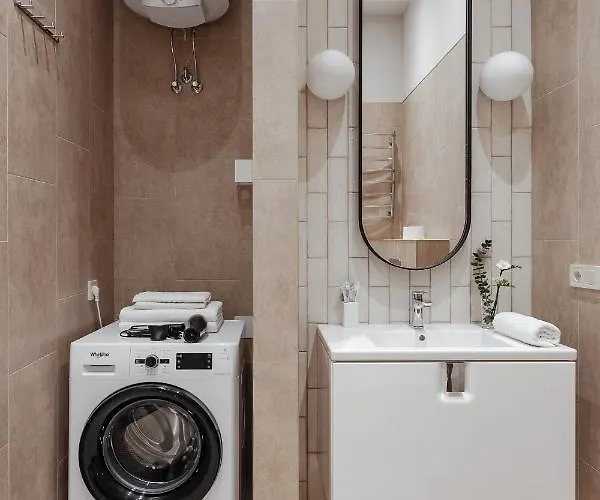 New! Luxury In The Center Of Overlooking Deribasovskaya Str. Price! Oděsa