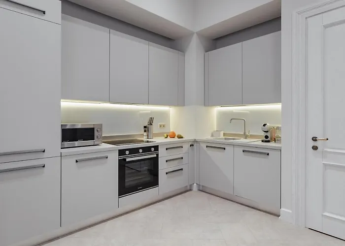 Apartment New! Luxury In The Center Of Overlooking Deribasovskaya Str. Price! *